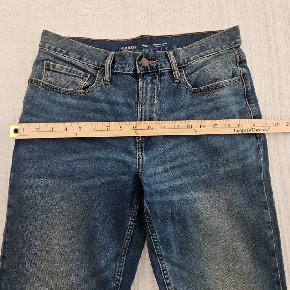 Old Navy Athletic Taper Jeans Men's 31x32‎ Med Wash Stretch Denim EUC Classic